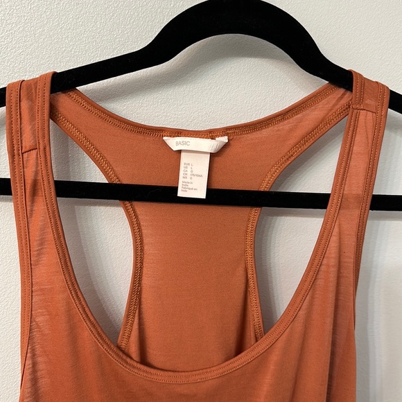 Basic tank - Picture 2 of 2